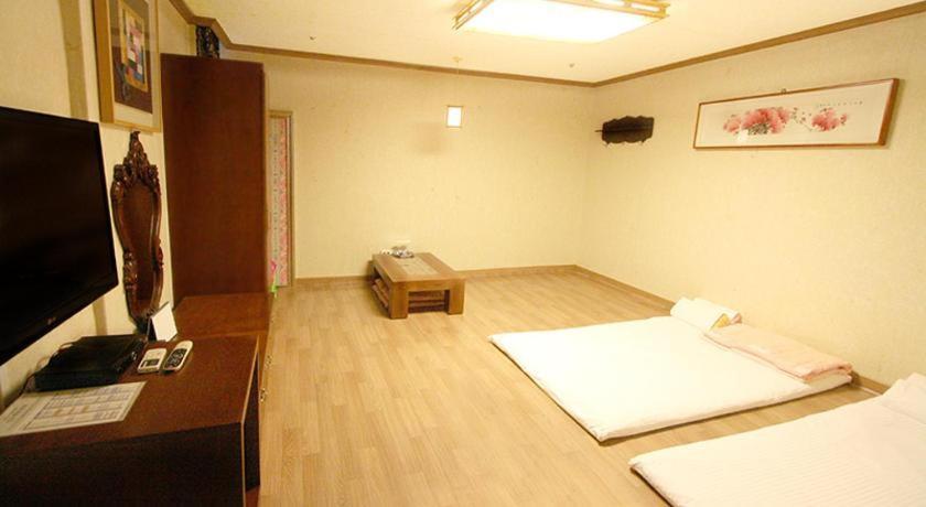 Hotel Olympic Changwon Εξωτερικό φωτογραφία