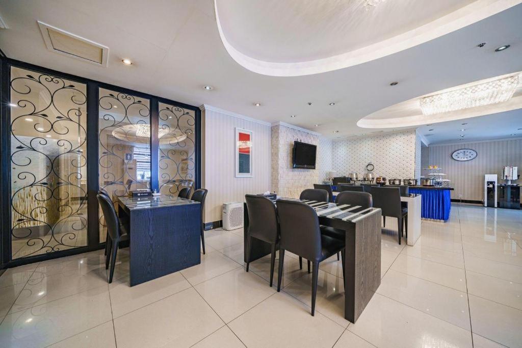 Hotel Olympic Changwon Εξωτερικό φωτογραφία