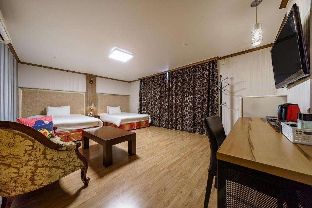 Hotel Olympic Changwon Εξωτερικό φωτογραφία