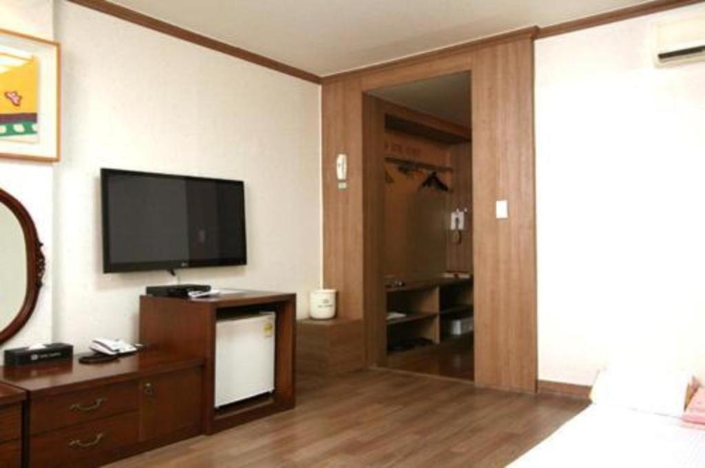 Hotel Olympic Changwon Εξωτερικό φωτογραφία