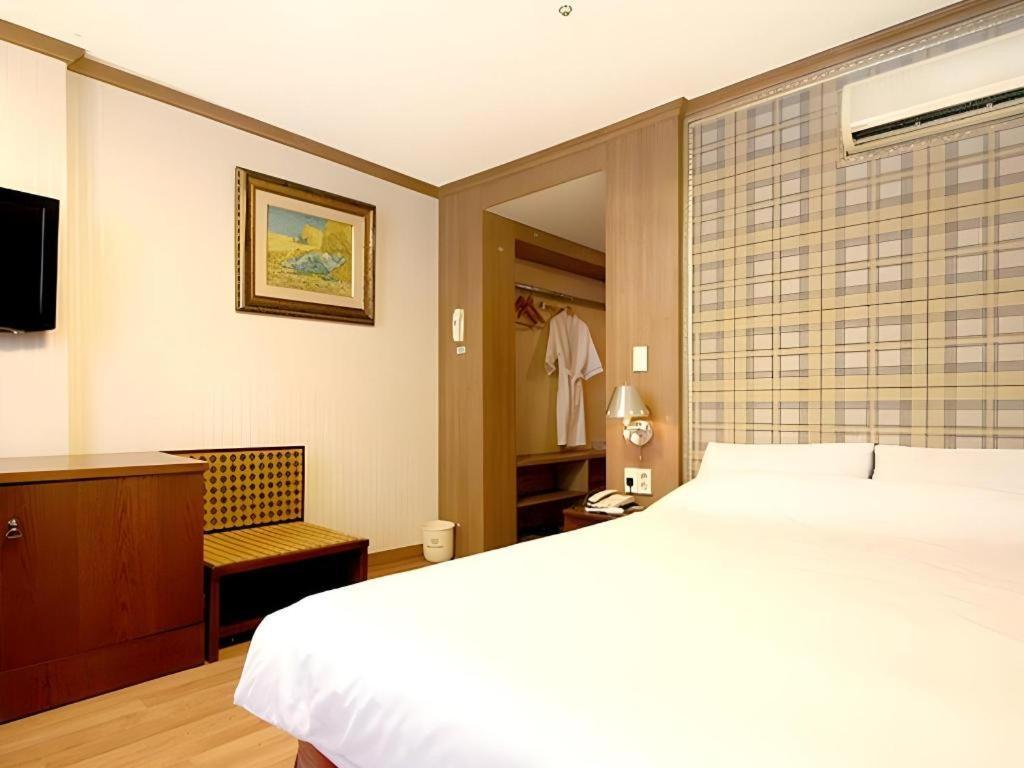 Hotel Olympic Changwon Εξωτερικό φωτογραφία