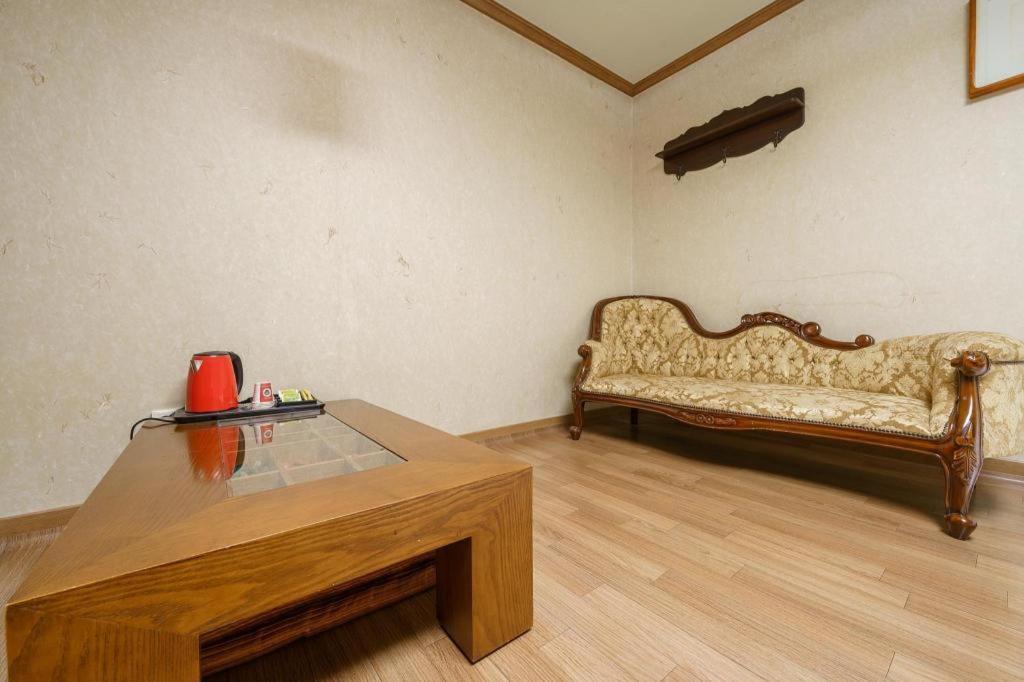 Hotel Olympic Changwon Εξωτερικό φωτογραφία
