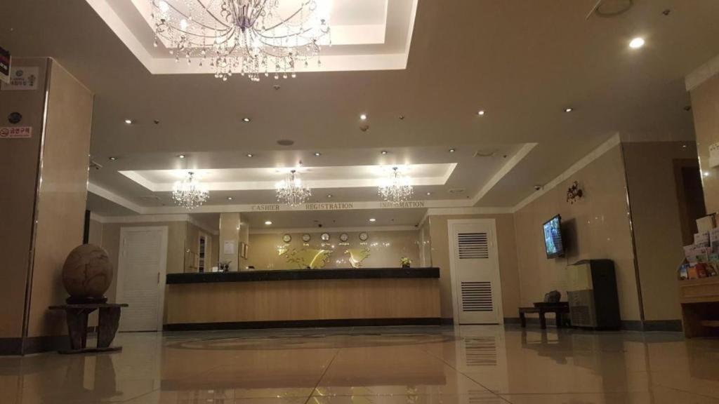 Hotel Olympic Changwon Εξωτερικό φωτογραφία