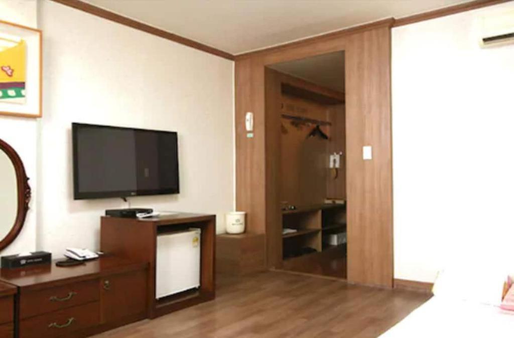 Hotel Olympic Changwon Εξωτερικό φωτογραφία