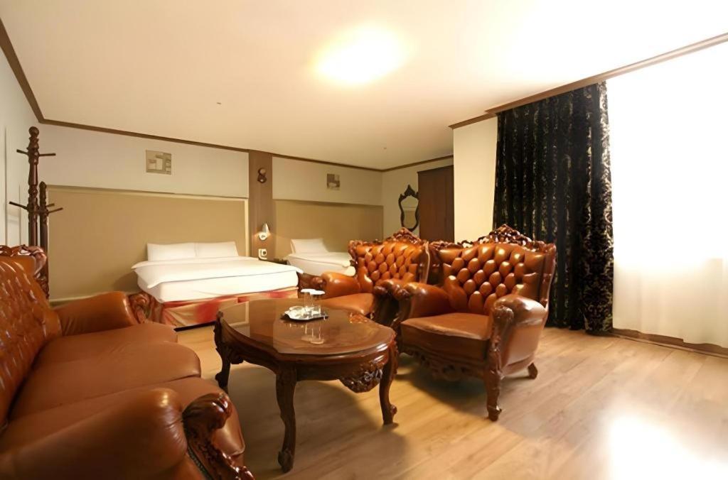 Hotel Olympic Changwon Εξωτερικό φωτογραφία