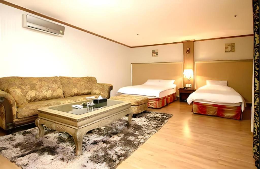Hotel Olympic Changwon Εξωτερικό φωτογραφία