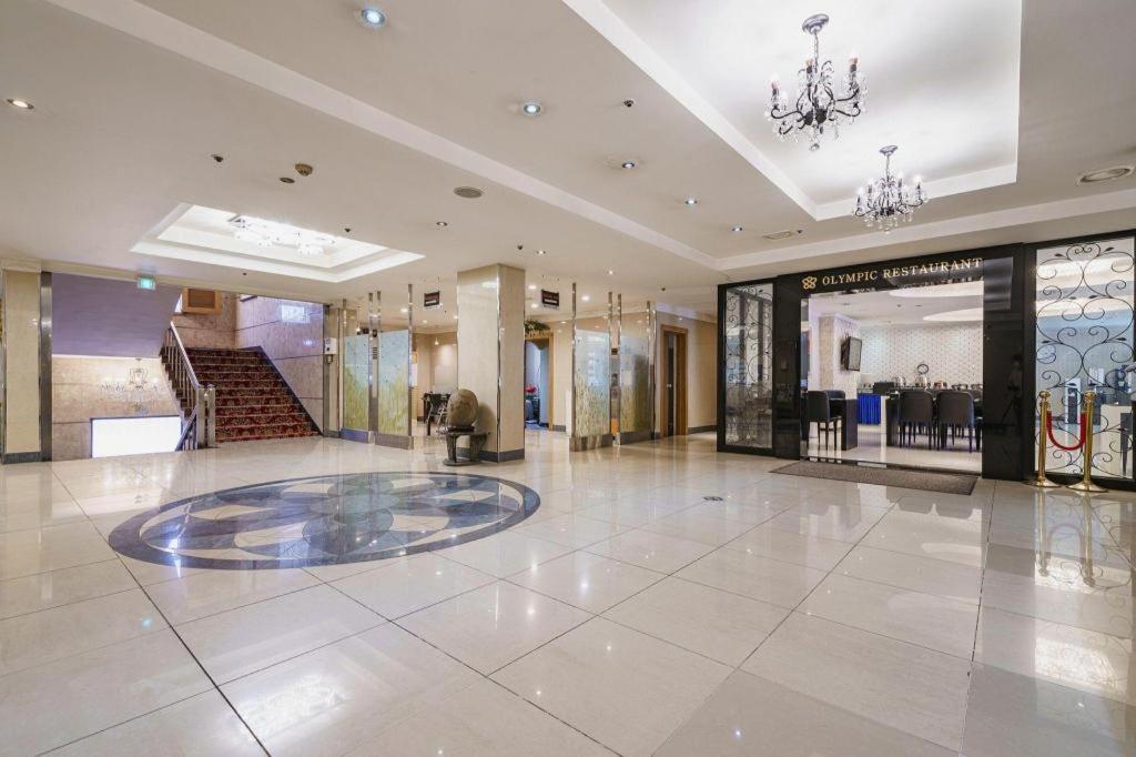 Hotel Olympic Changwon Εξωτερικό φωτογραφία